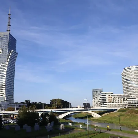 Glamour Olszynki Park 公寓